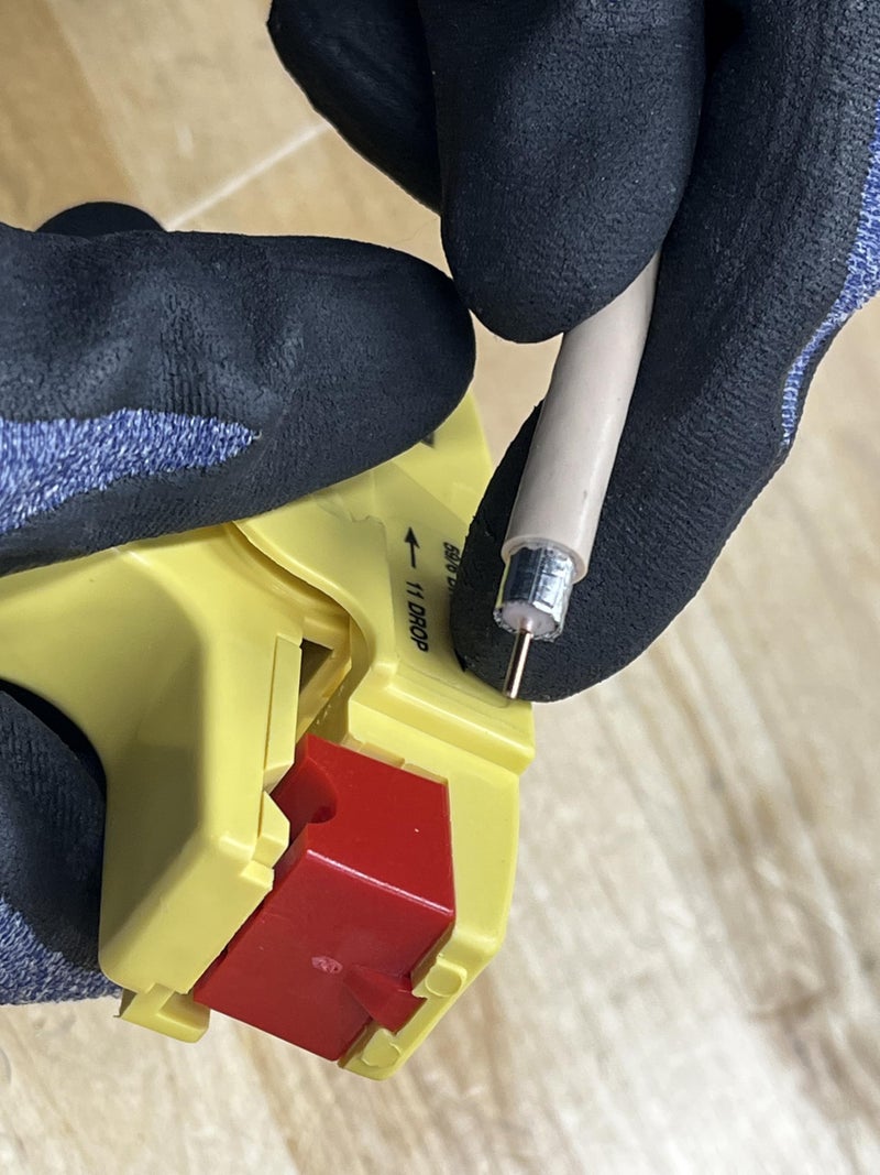 Cablematic 38590 DDT 596/11 Dual Drop Cable Stripper for Professional Technicians, Electricians, and Installers, Easily Portable Tool, 2 Ounces - Image 4
